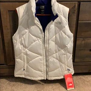 Women’s north face vest. Size large. New with tags